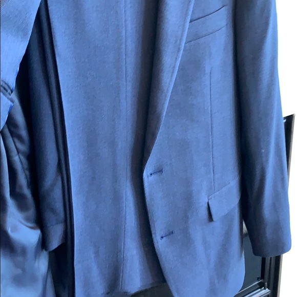 Suit - Picture 3 of 4